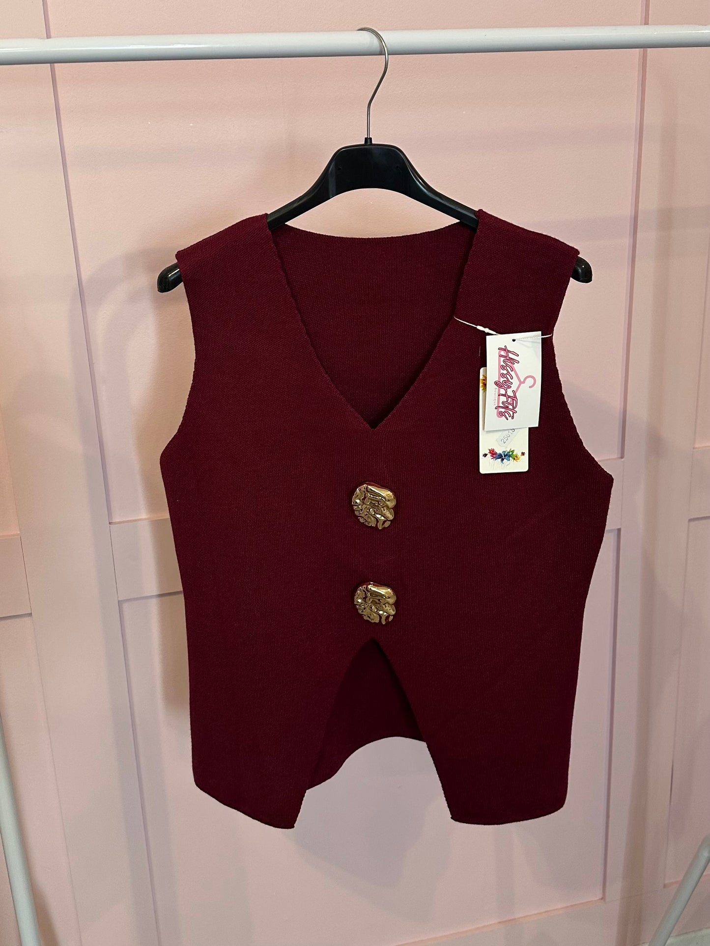 GOLD DOUBLE BROACH KNIT VEST