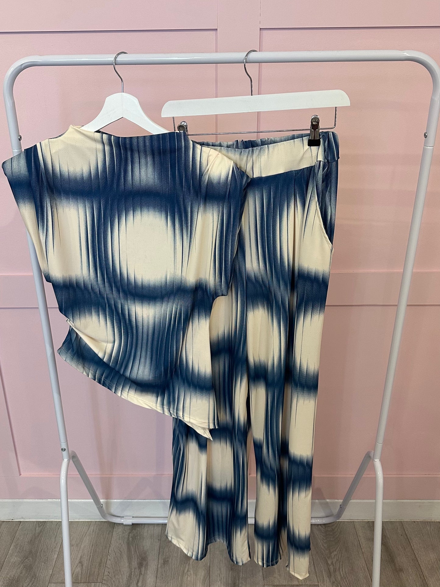 SHOULDER PAD ASYMMETRIC TOP & TROUSERS CO-ORD